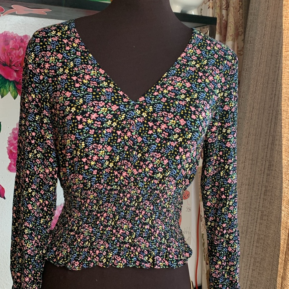 Paper Crane, 3/4 sleeve black/pink yellow tiny floral smocked crop top. Size S.